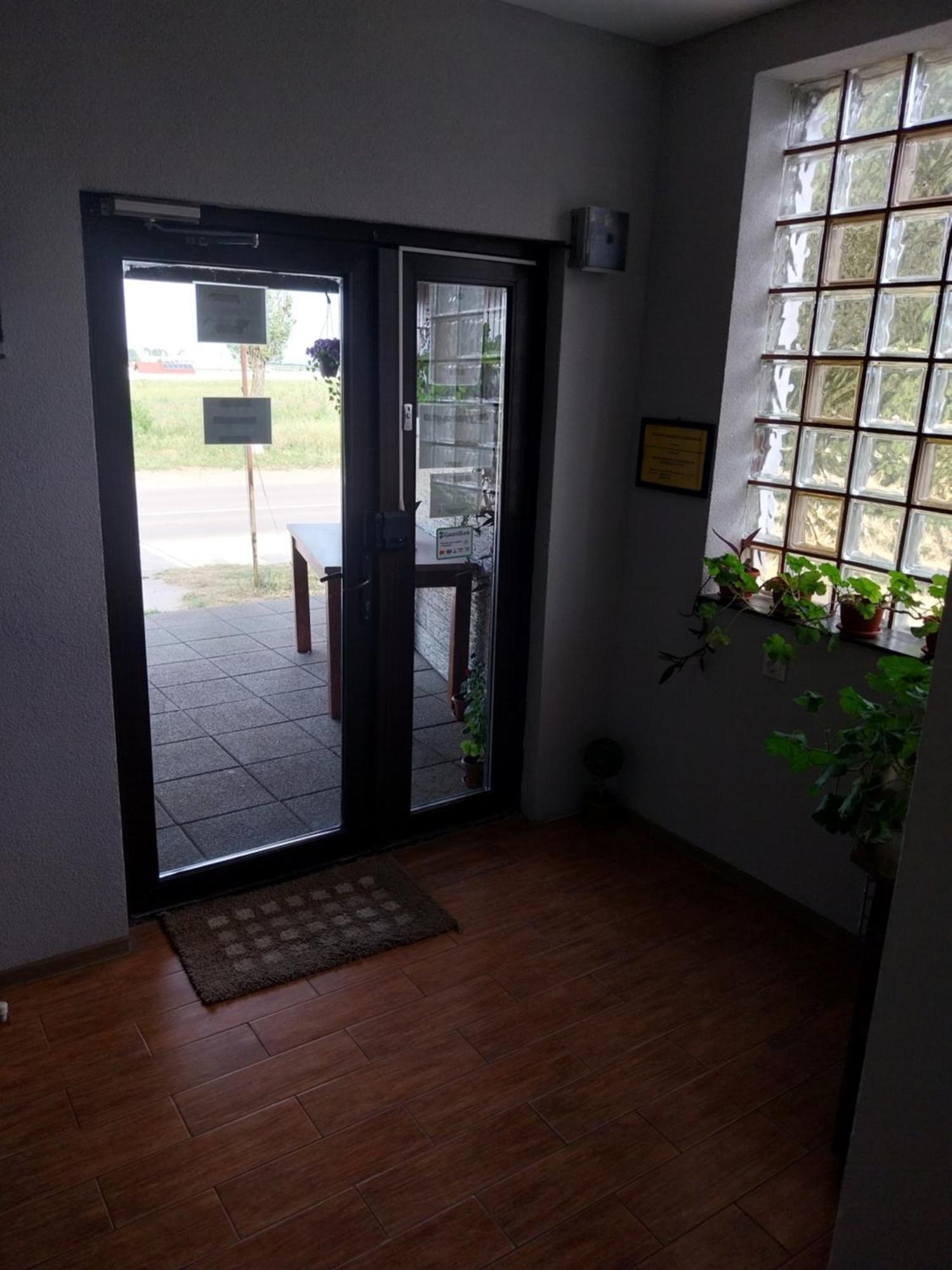 Randevu Hotel Caracal Exterior photo
