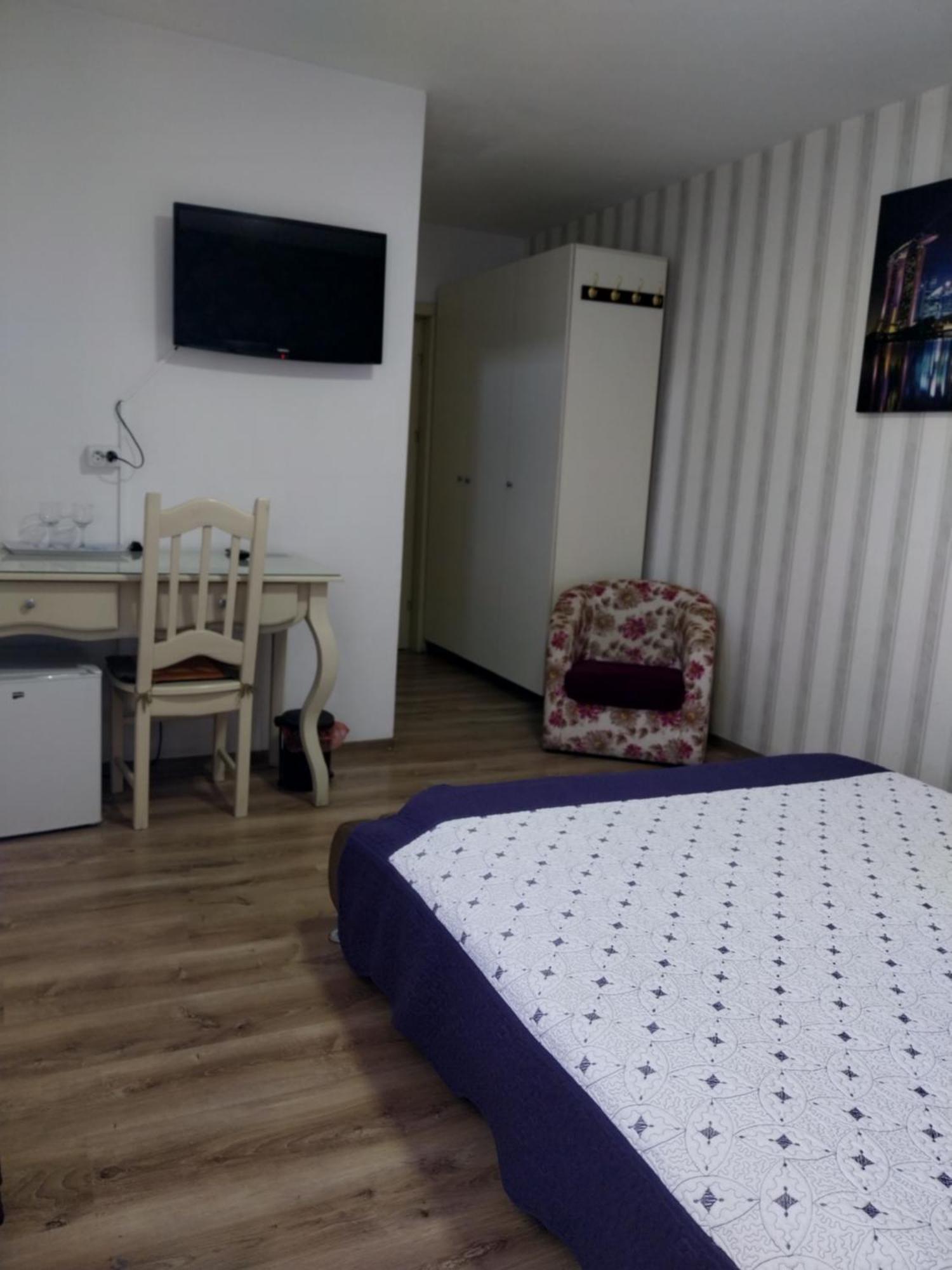 Randevu Hotel Caracal Exterior photo